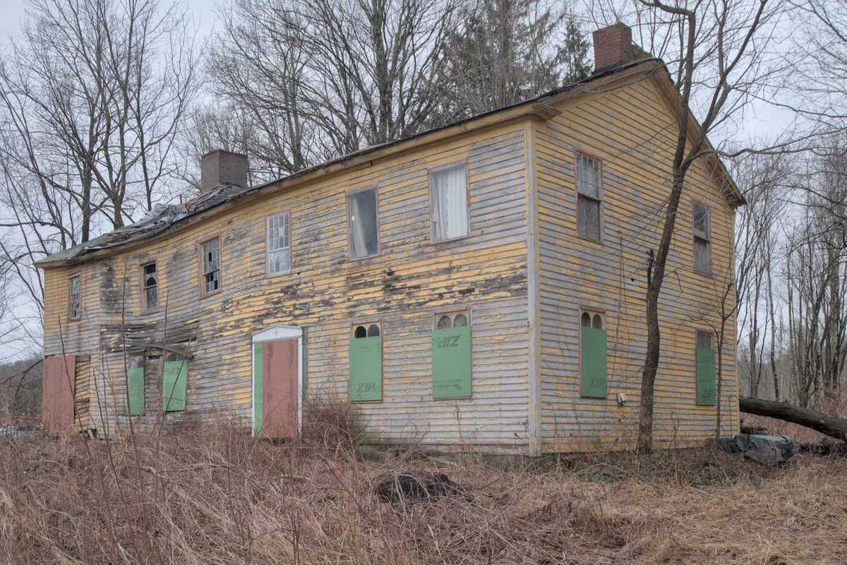 A decaying landmark’s storied past