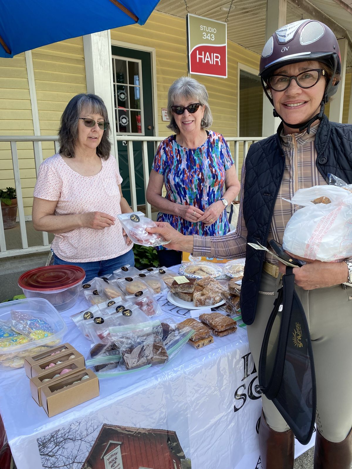 Pastries sell like hotcakes at Indian Rock Schoolhouse