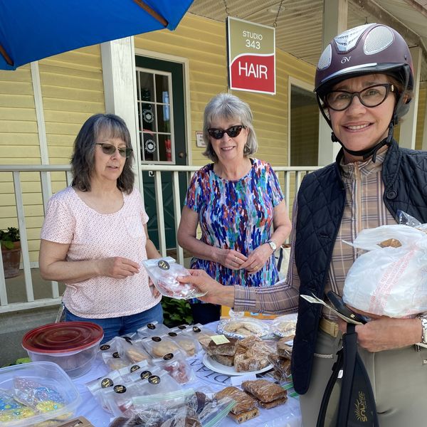 Pastries sell like hotcakes at Indian Rock Schoolhouse
