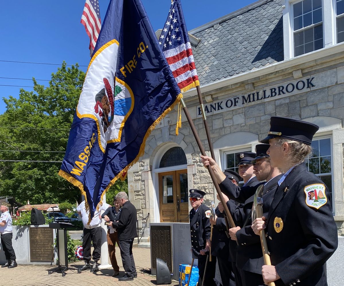 Amenia gathers at Fountain Square