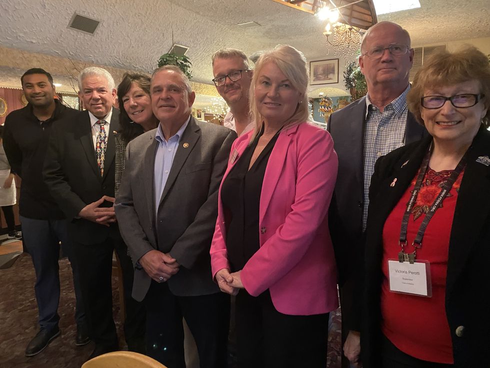 Voters meet and greet Republican candidates