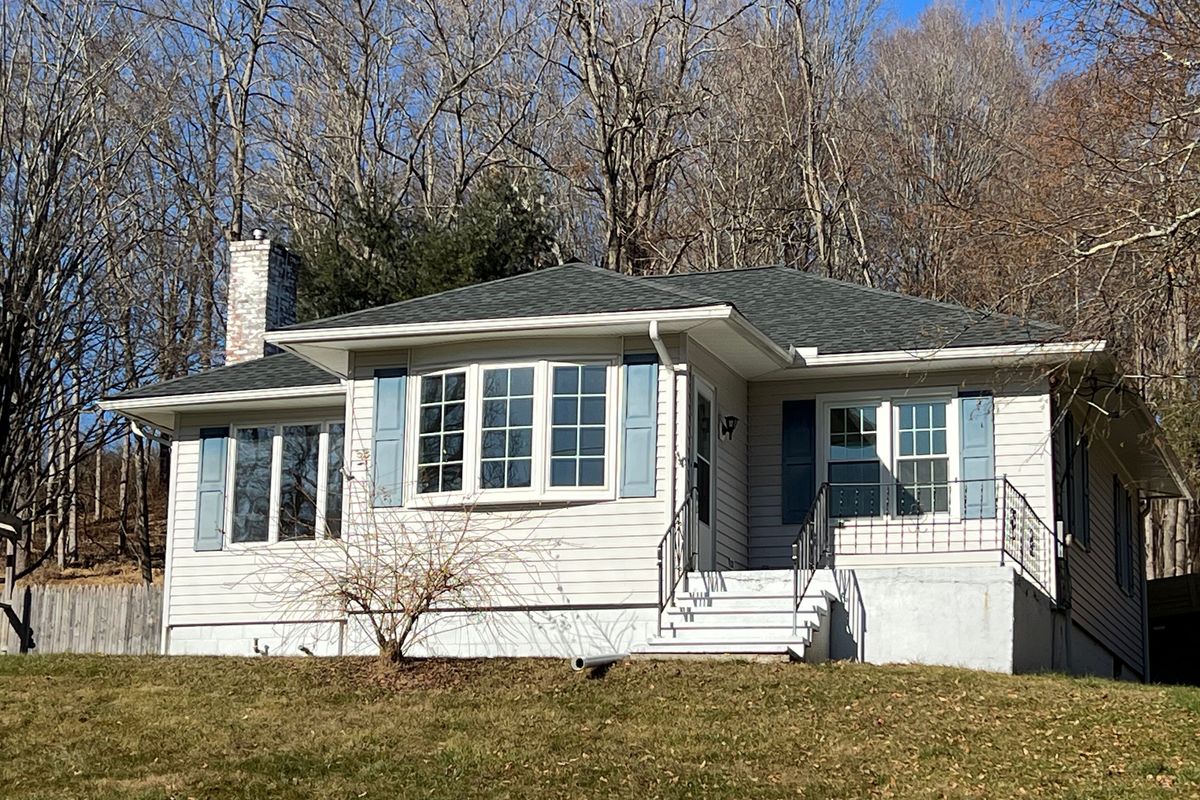 Stanford real estate holds momentum in late fall