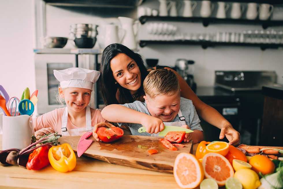 Messier and Mizrahi make magic with new healthy enterprise online