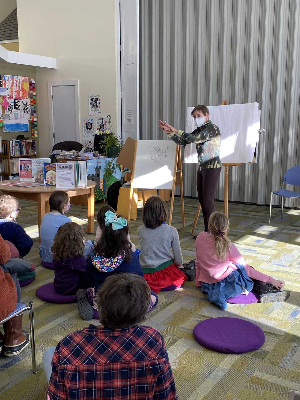 McCully draws patrons to Roe Jan Library