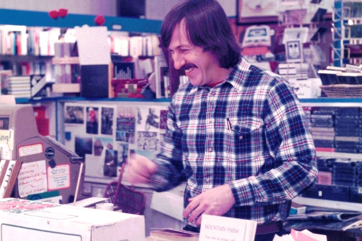 Oblong Books to celebrate 50 years with block party bash