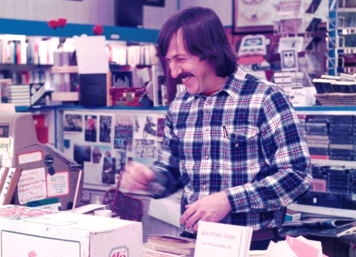 Oblong Books to celebrate 50 years with block party bash