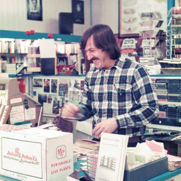 Oblong Books marks half a century; remains a downtown fixture