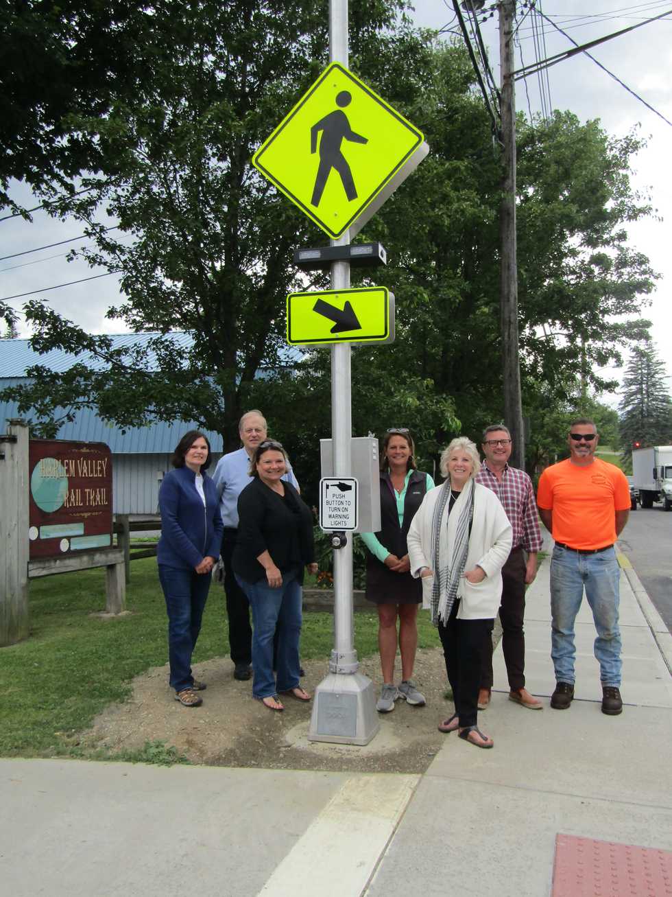 Barrett thanked for funding: New multi modal signs make it safer