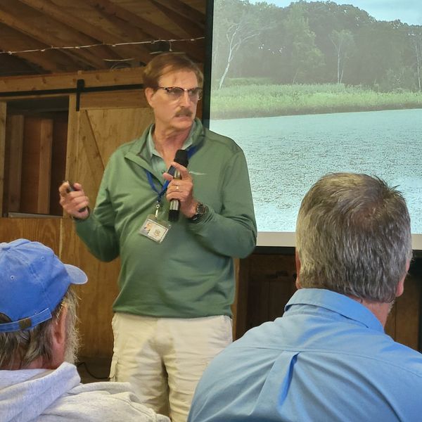 East Twin Lake
finds new hope 
as hydrilla fades