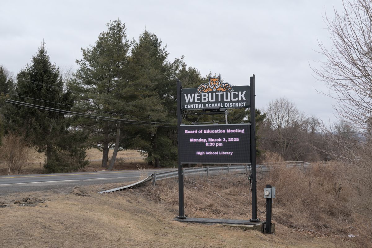 Webutuck school board considers district-wide cellphone policy