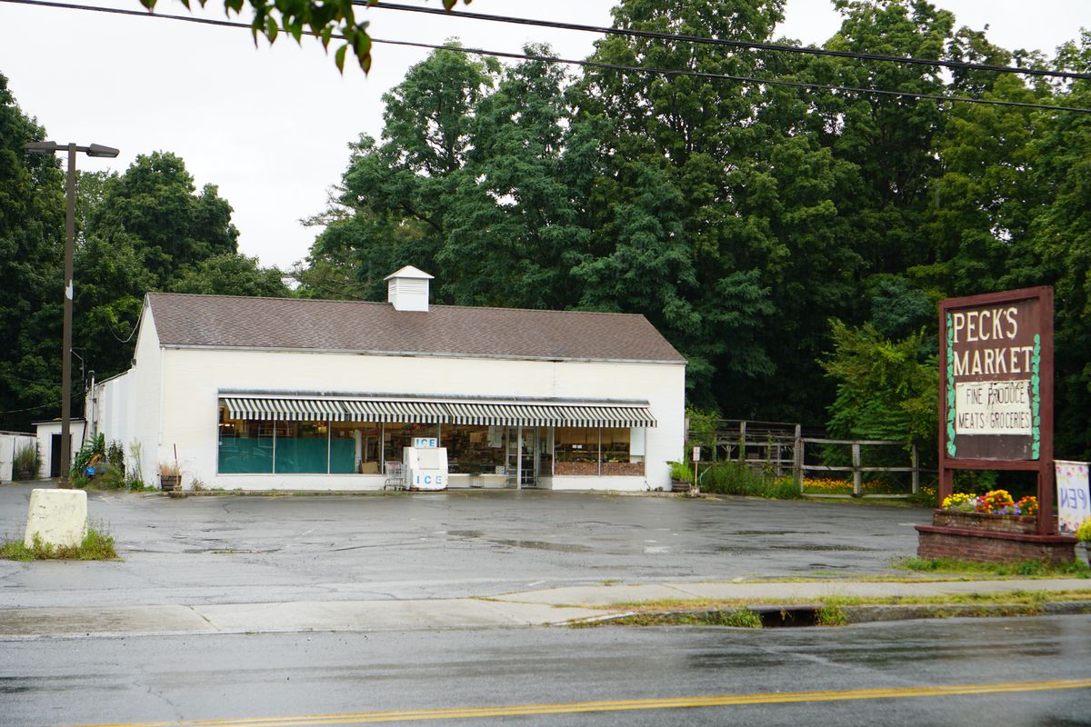 Peck’s Market weighs options amid lawsuit over unpaid deliveries