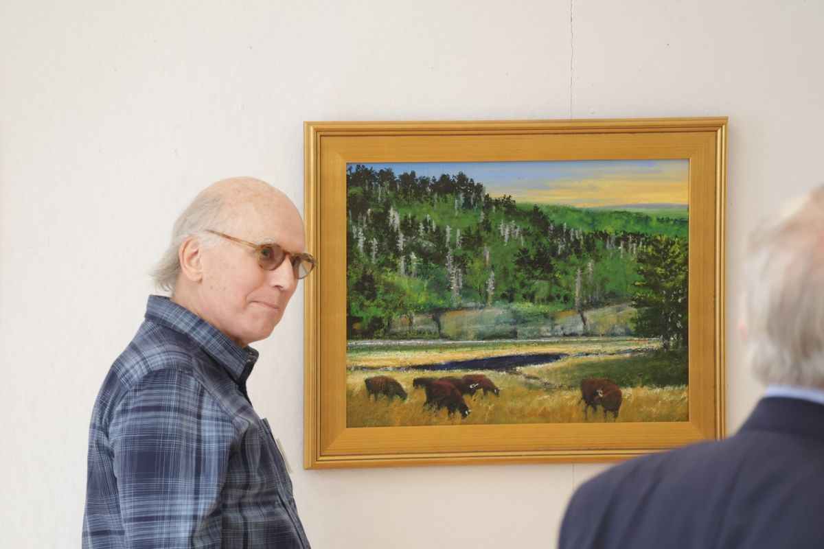 Two worlds: different perspectives in painting