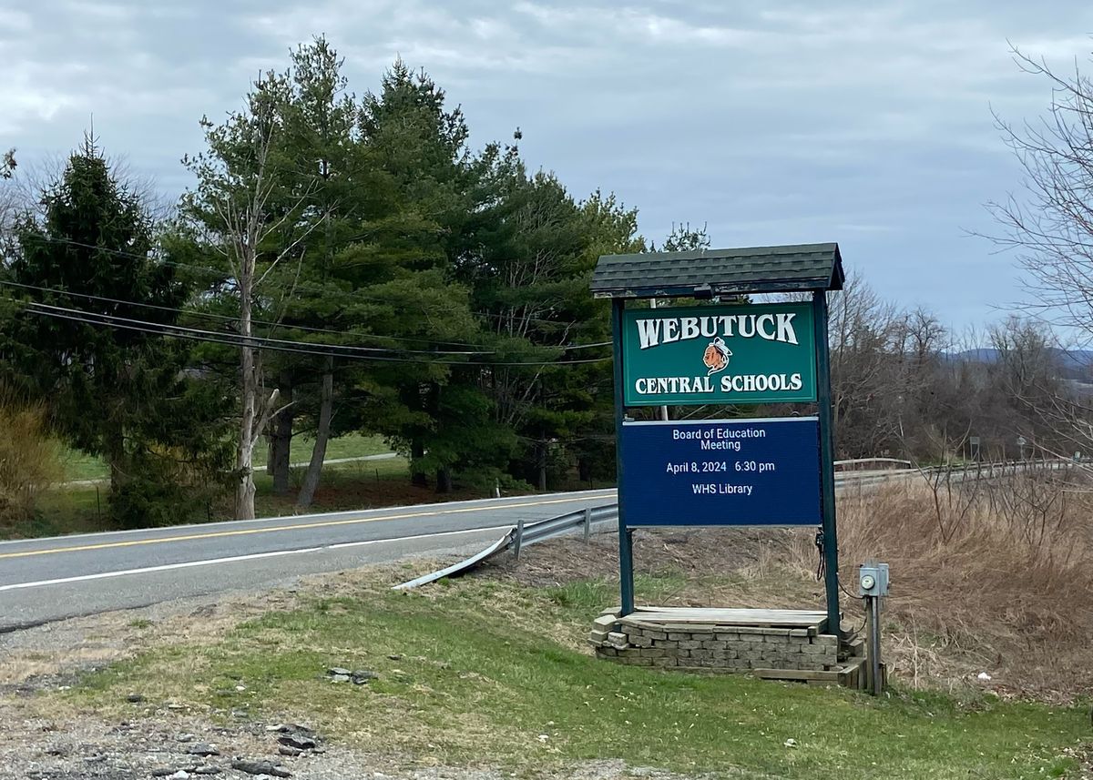 It’s a sign: Debate over Webutuck’s
new message board continues in NE