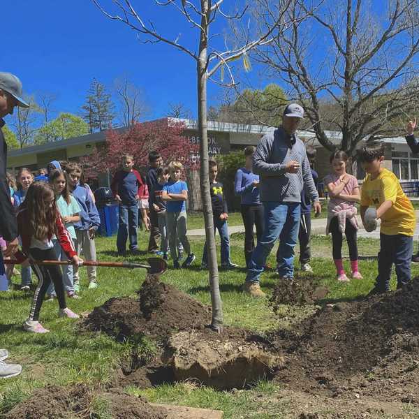 Alden Place students get dirty for Arbor Day