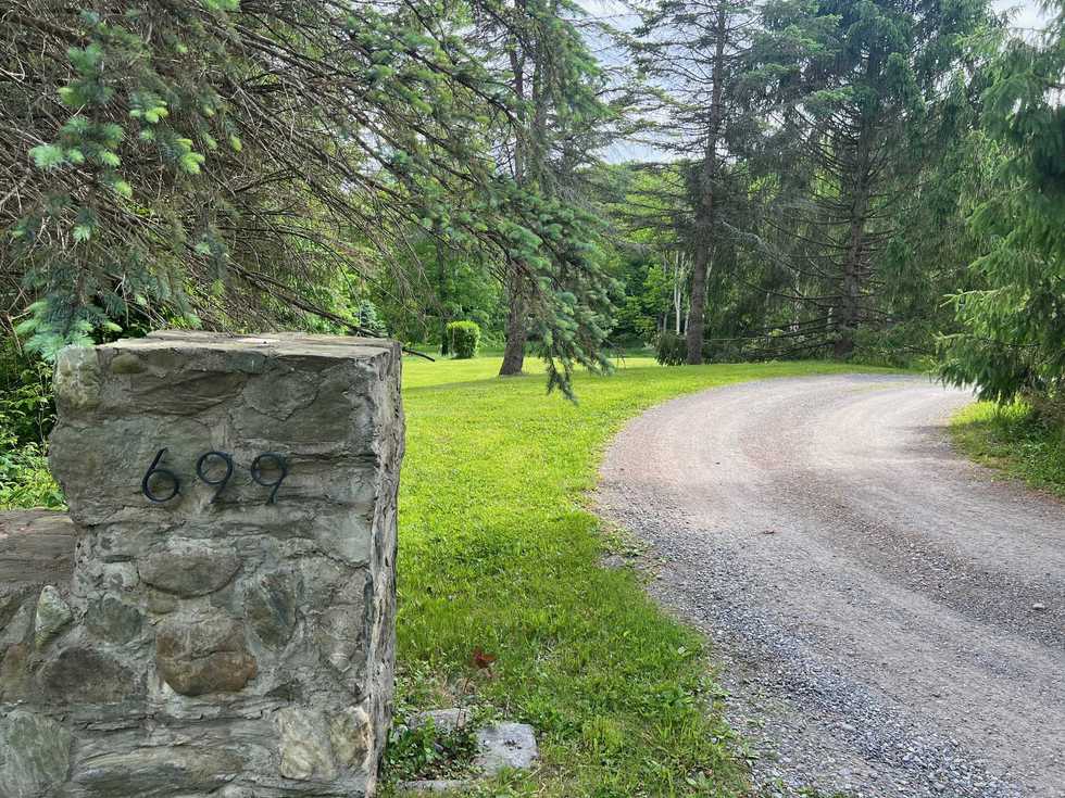 Washington’s median home price drops to $700K