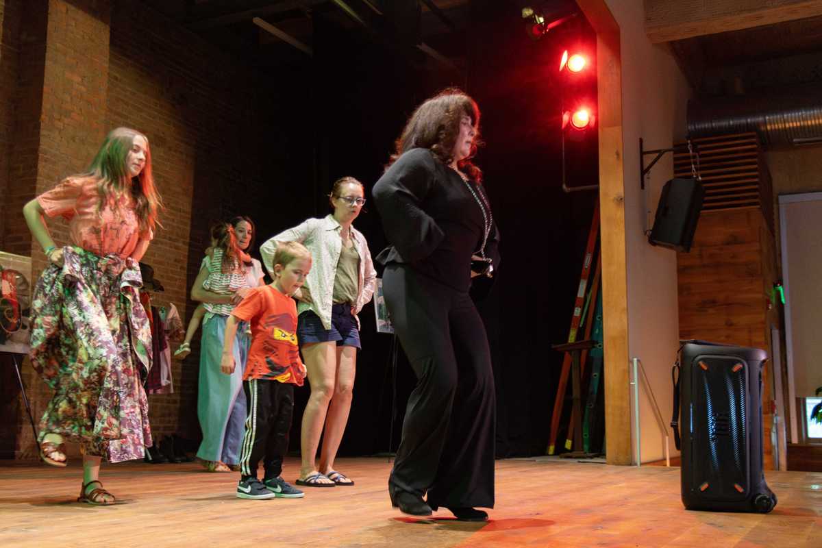 Dance workshop teaches kids Hispanic folkloric dance