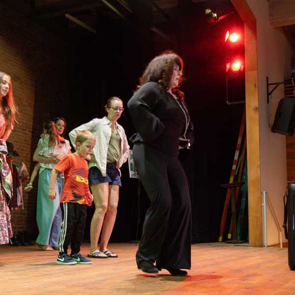 Dance workshop teaches kids Hispanic folkloric dance