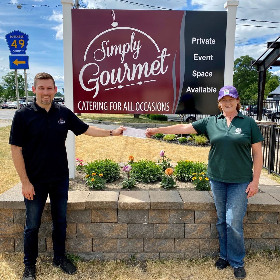 Local 4-H Club gets support from Simply Gourmet