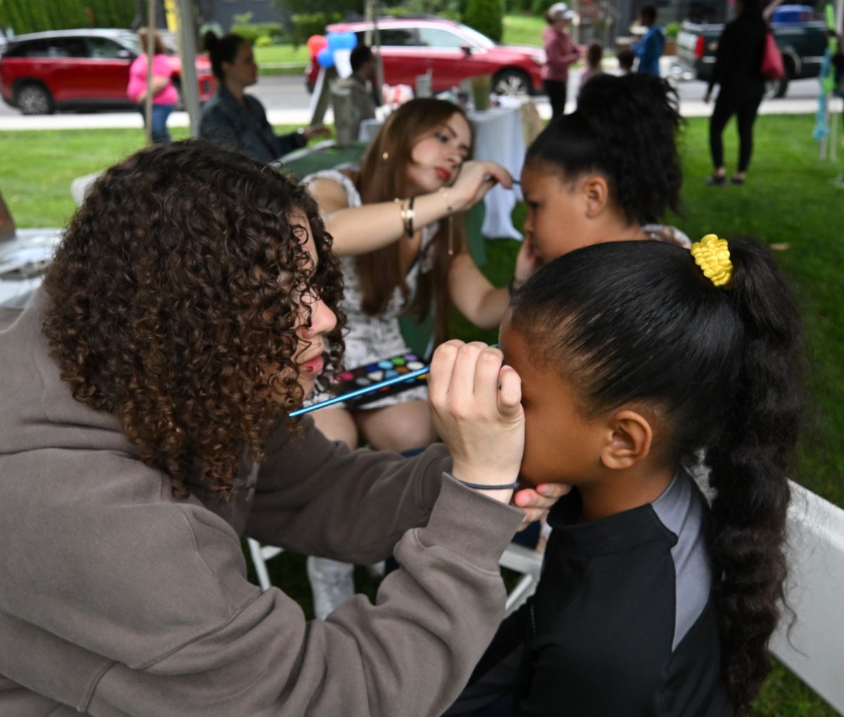 Fun, food and facts bring crowds to downtown Millerton