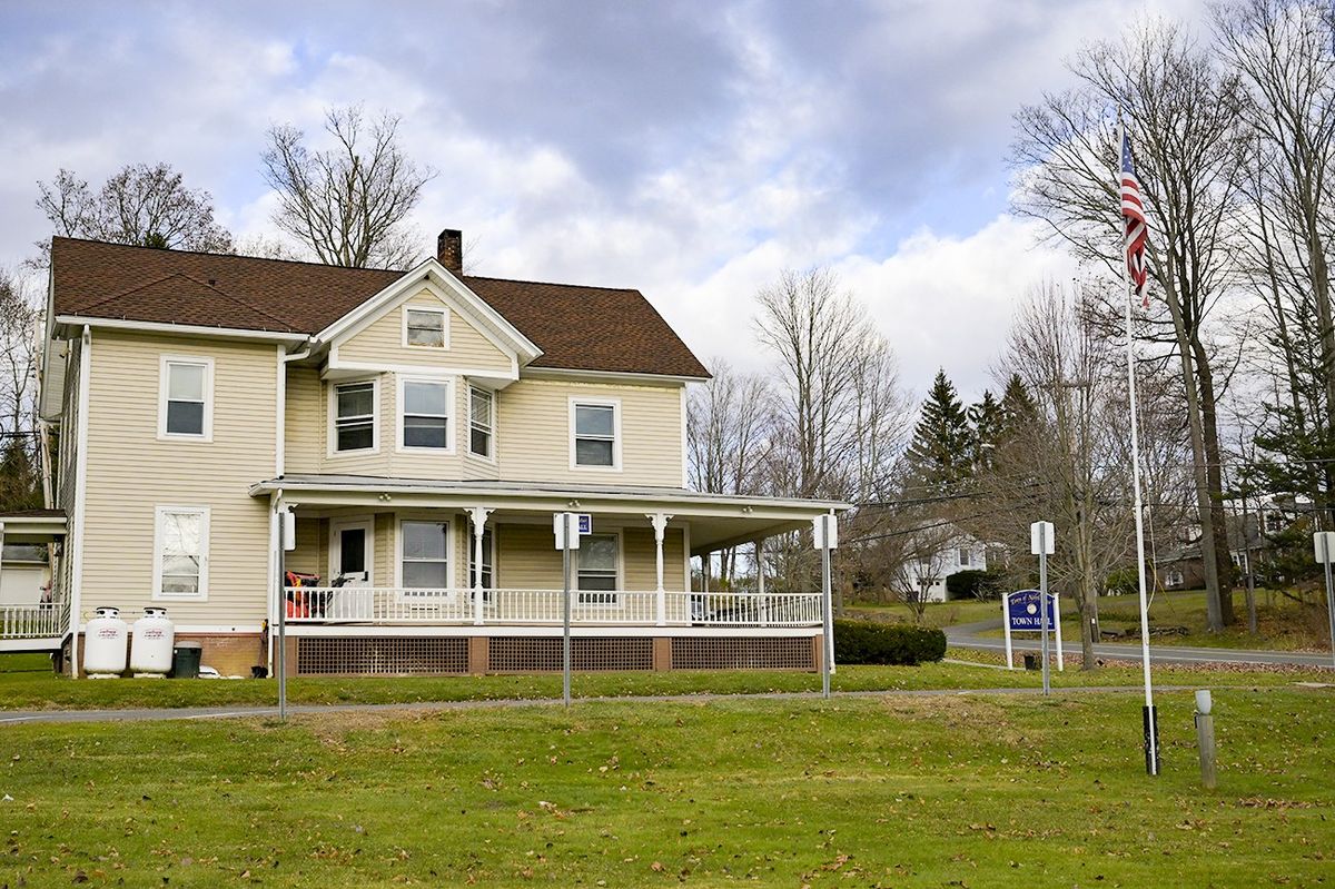 North East Town Board meets with Zoning Review Committee