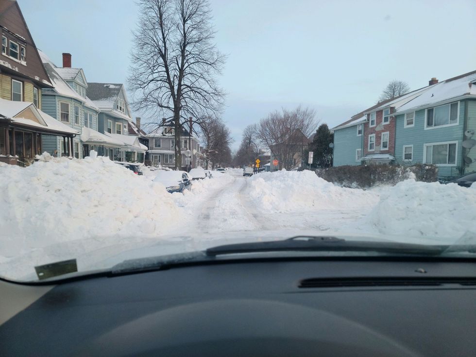 Dutchess crew helps Buffalo