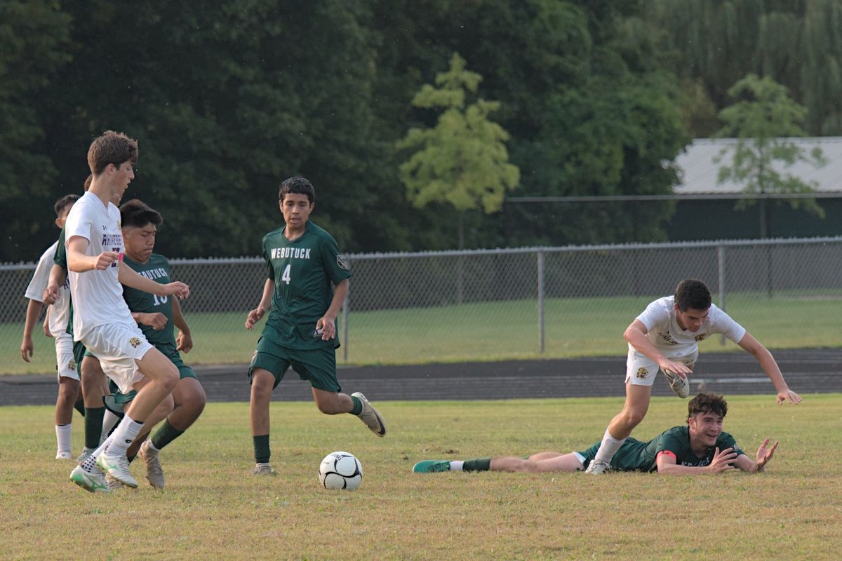 Wildcats struggle through cramps against Rhinebeck