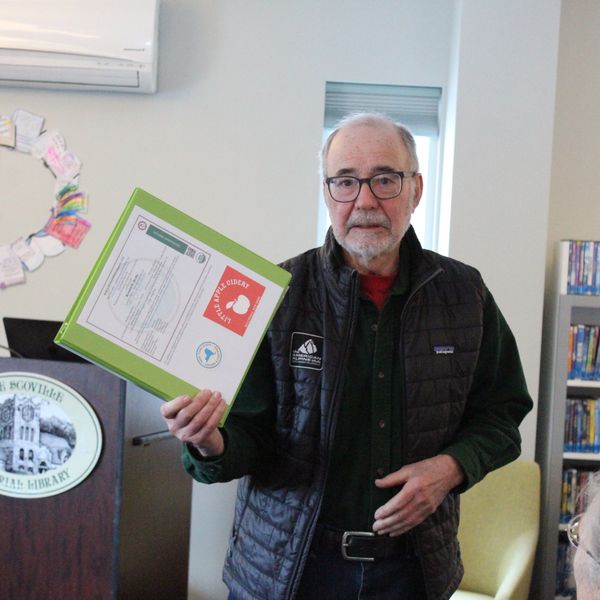 Hillsdale Cider maker visits Scoville Library