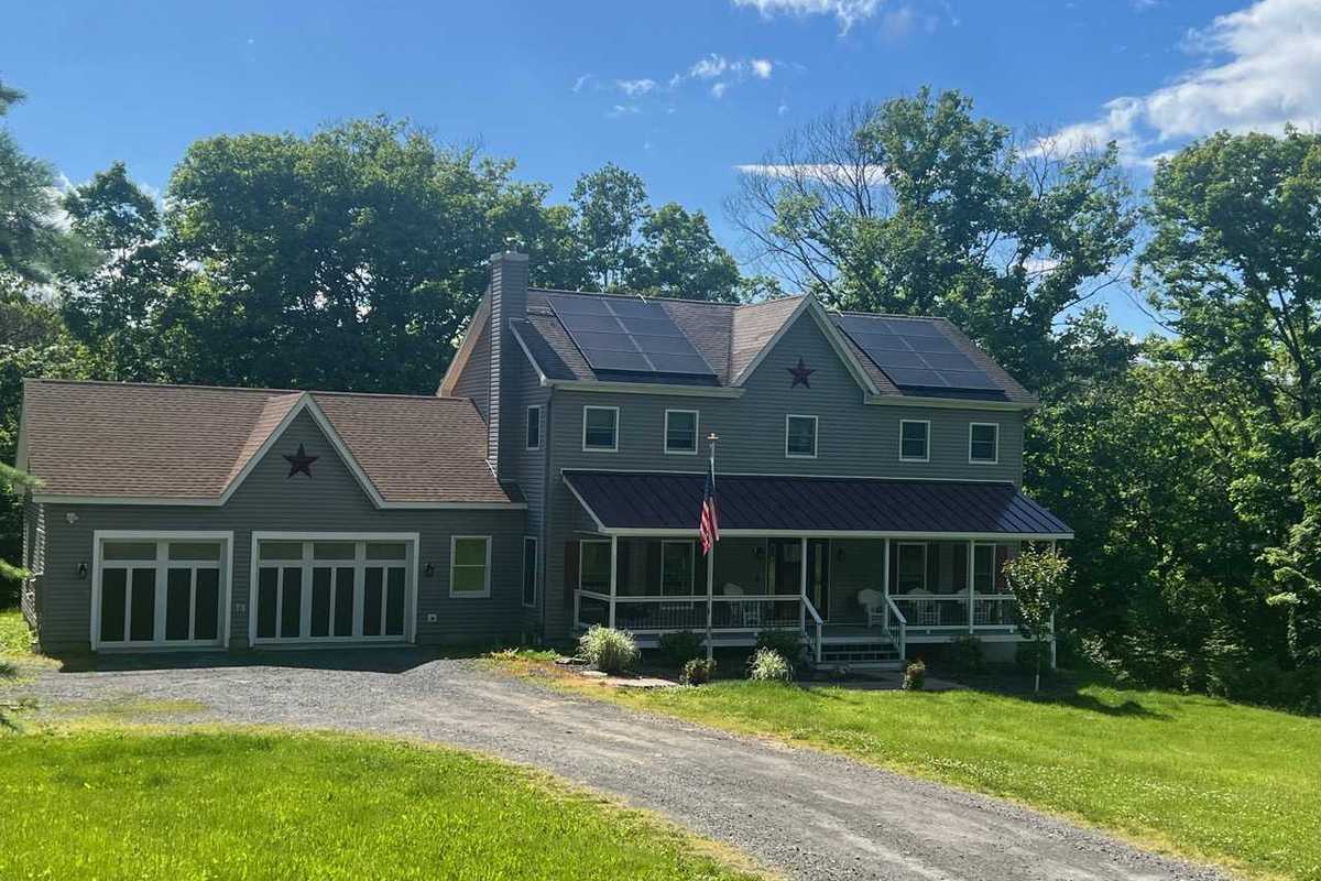 Washington median home prices edge higher over past year