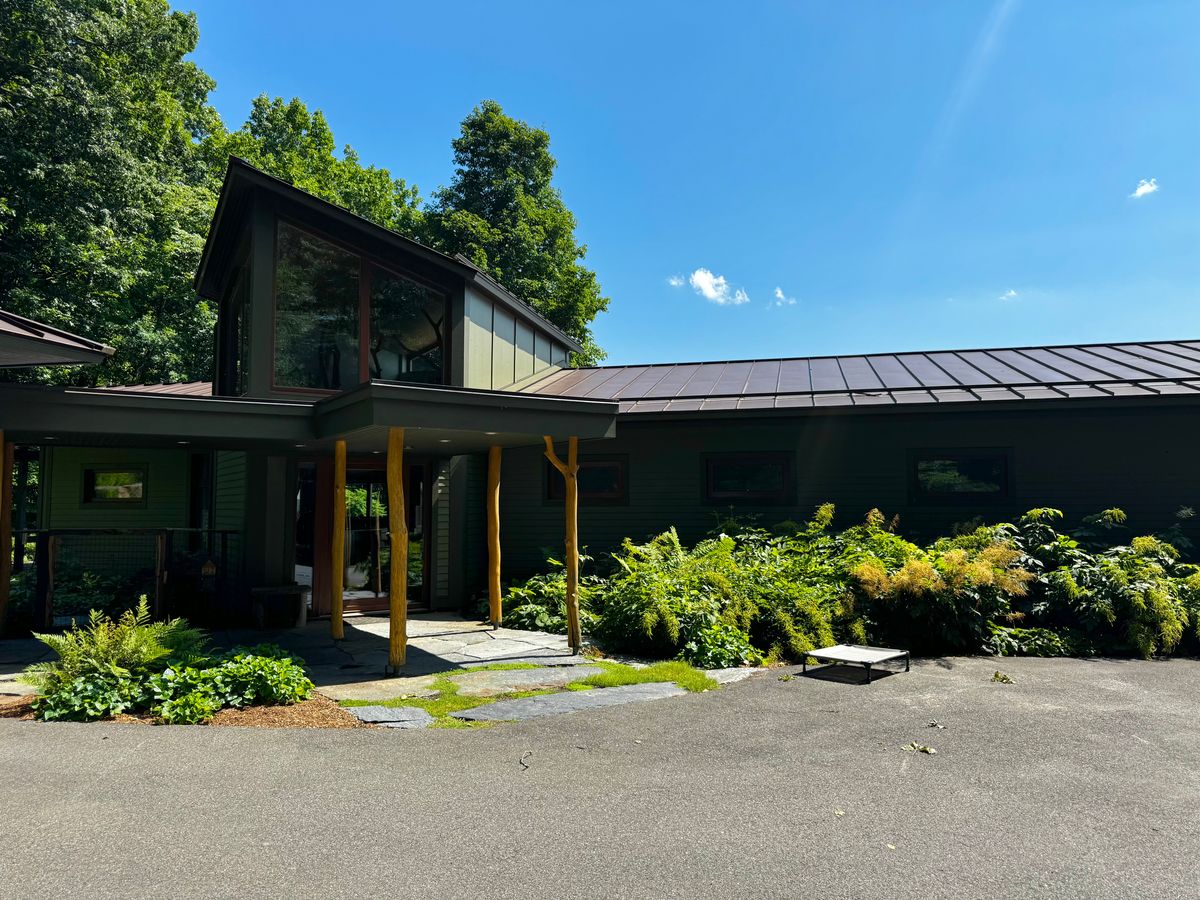 Hillsdale residents champion innovative building material for efficient houses