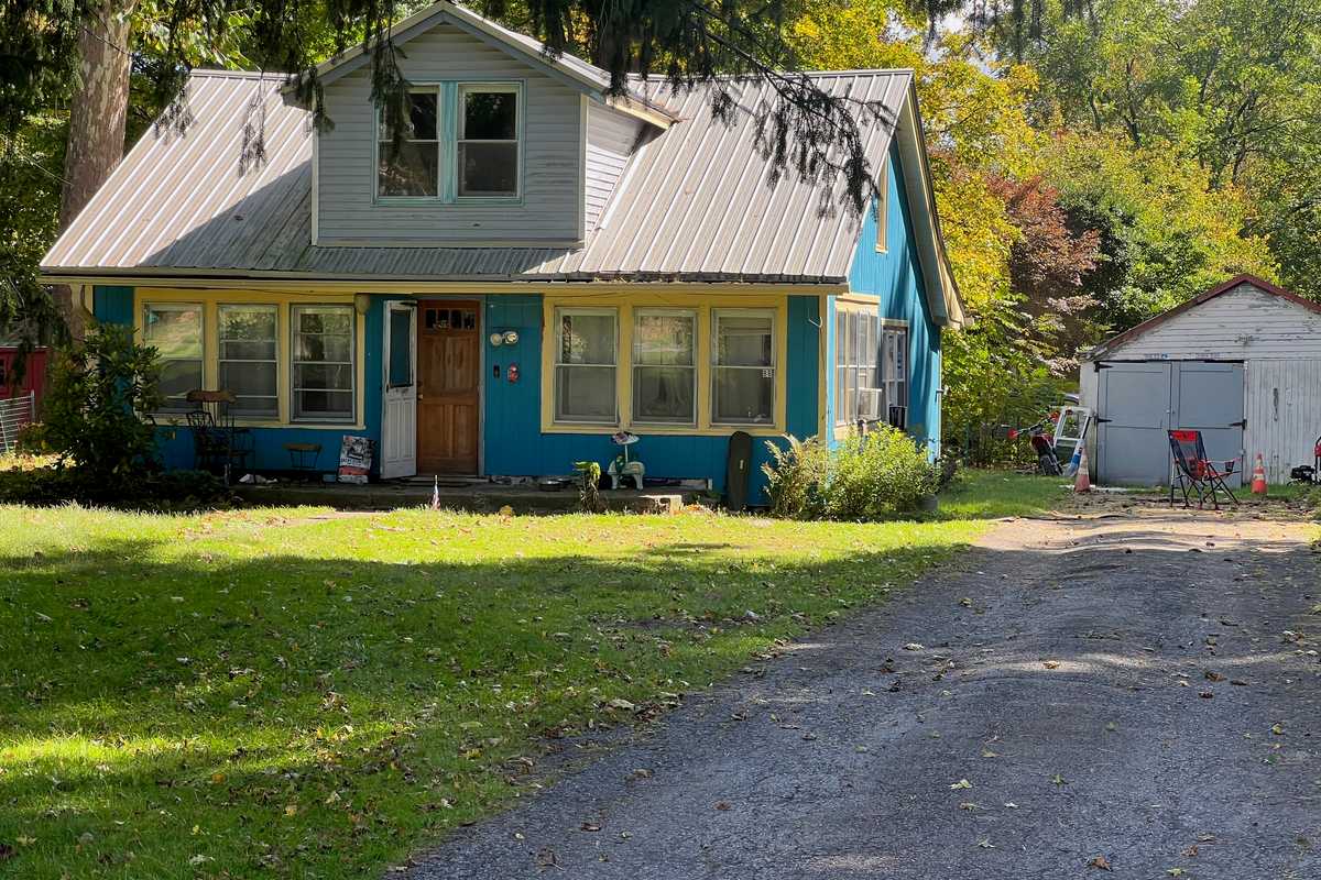 Amenia home prices level off as sales slow