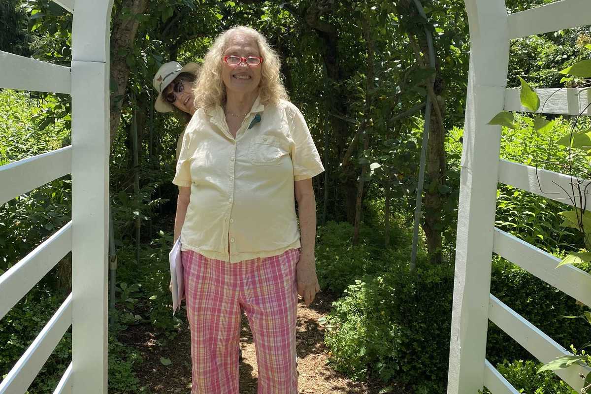 Touring Amenia’s gardens
