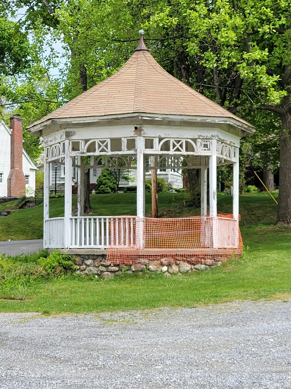 Can Elm Drive Gazebo be saved? FRIENDS group believes it can
