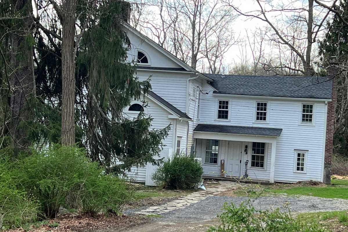 Stanford home prices climb on lower sales volume