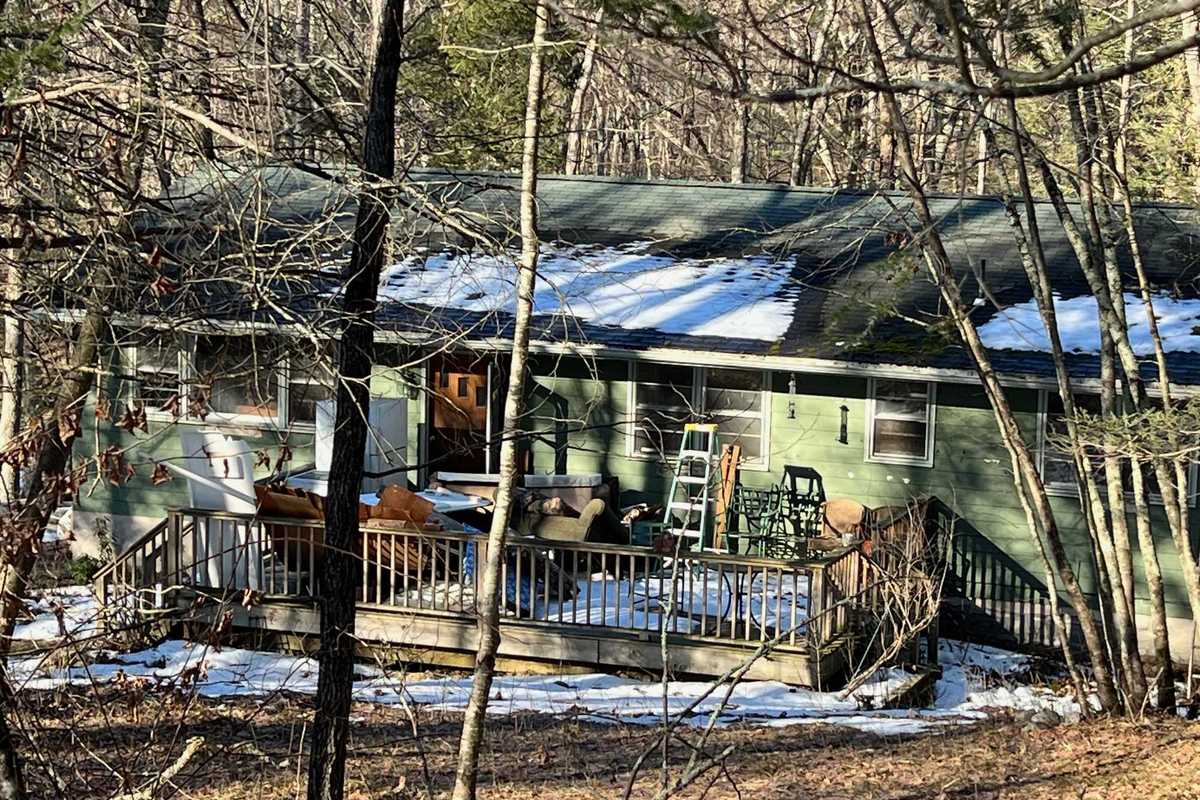 Stanford home prices remain at record highs in early new year