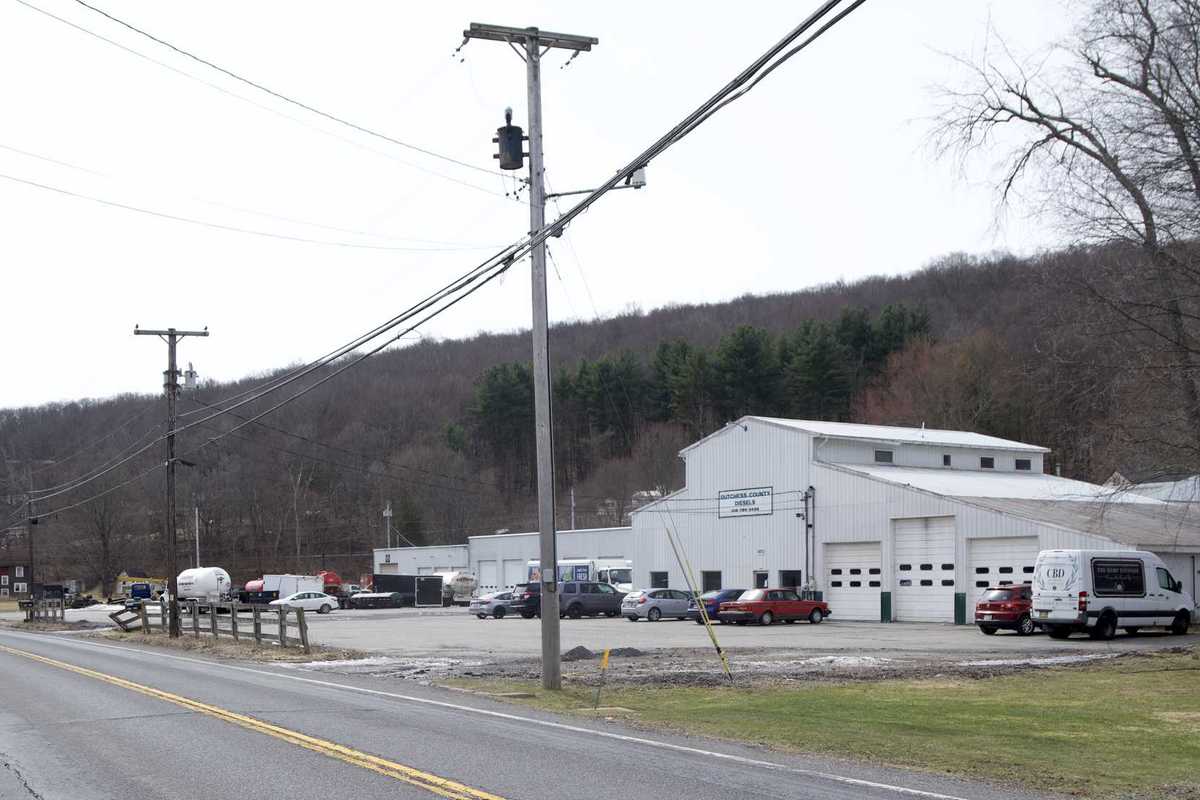 Officials divided on allowing restaurants along Route 22