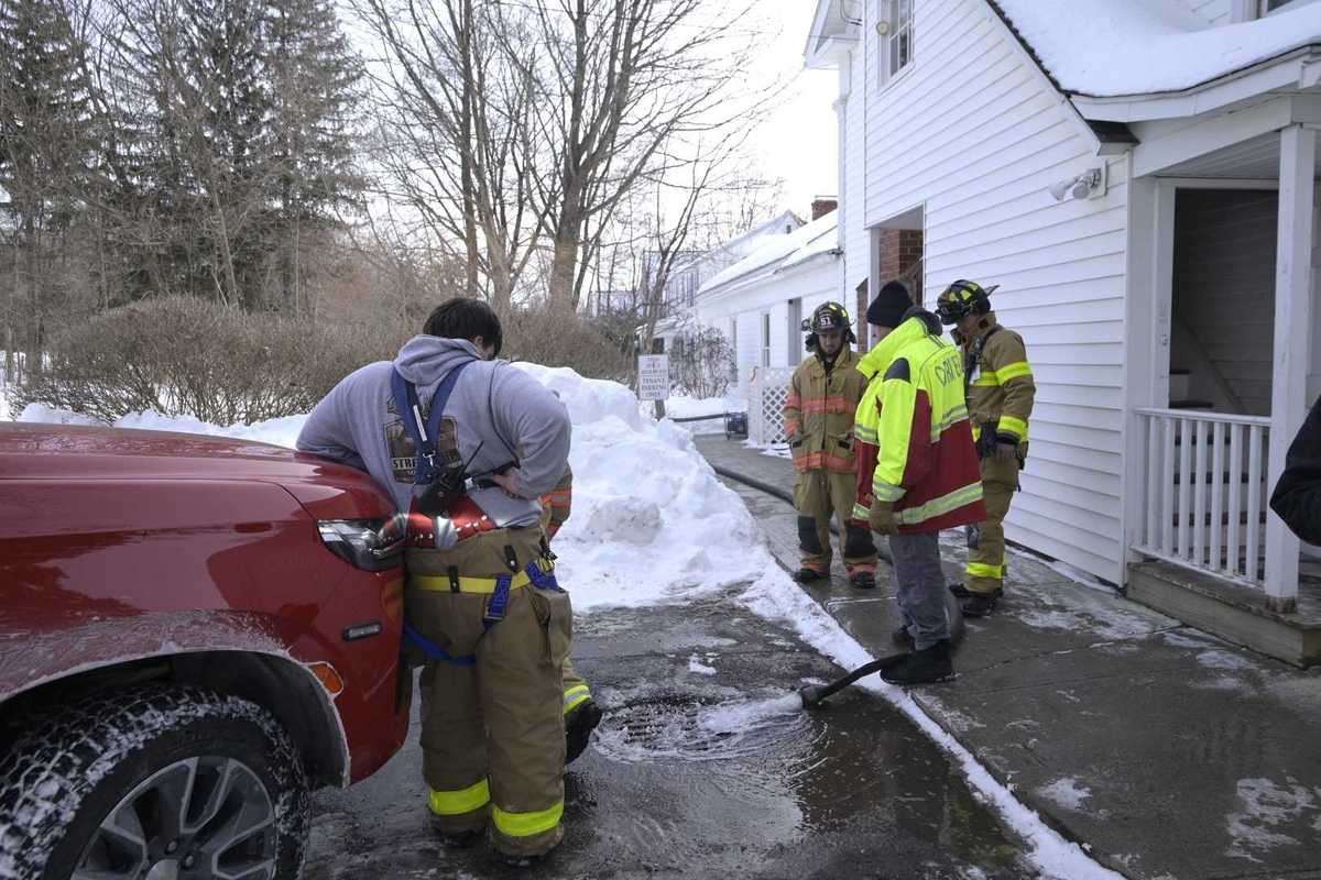 Library building expected to reopen one month after burst pipe floods basement