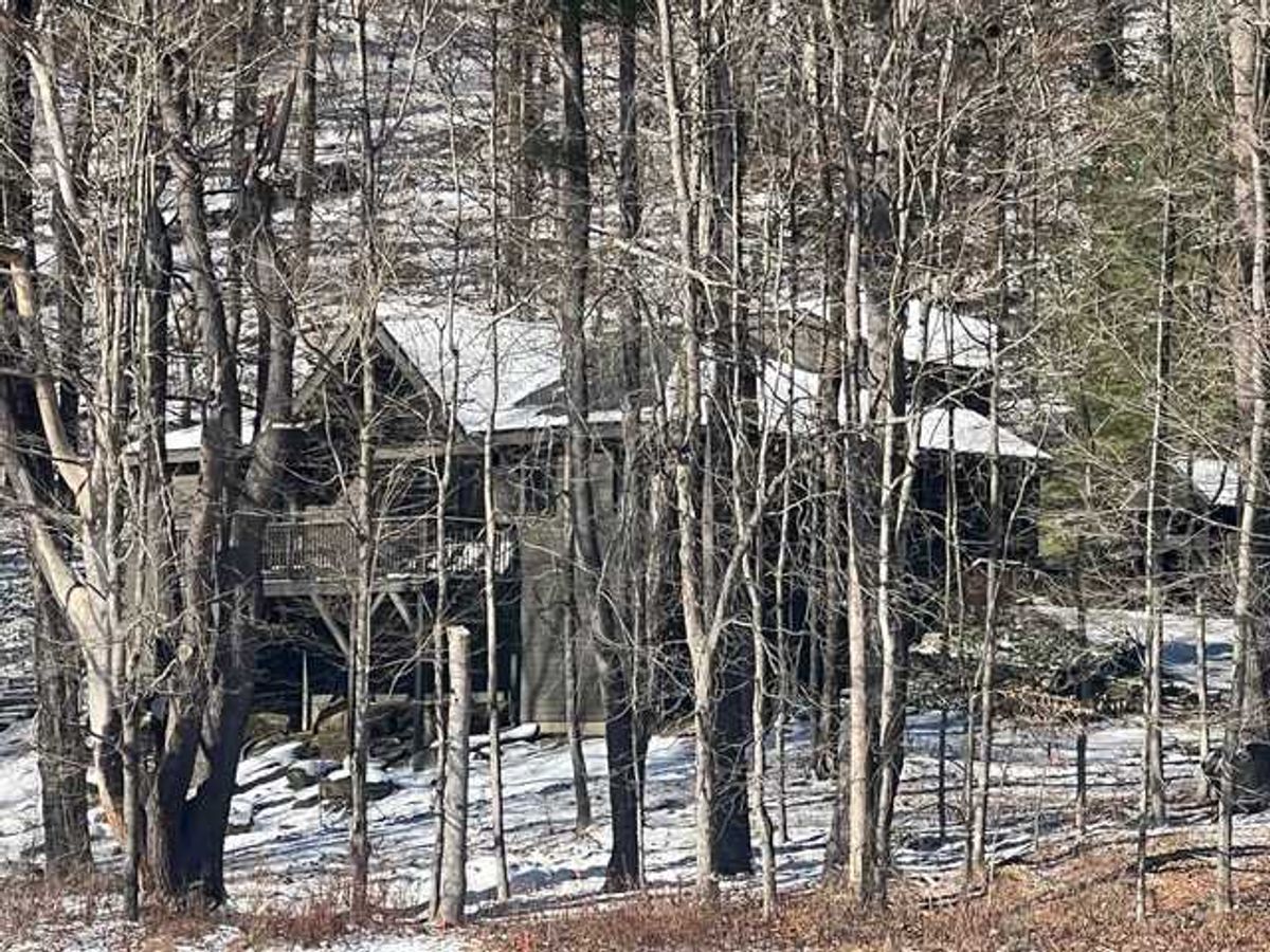 Amenia October median home prices stable