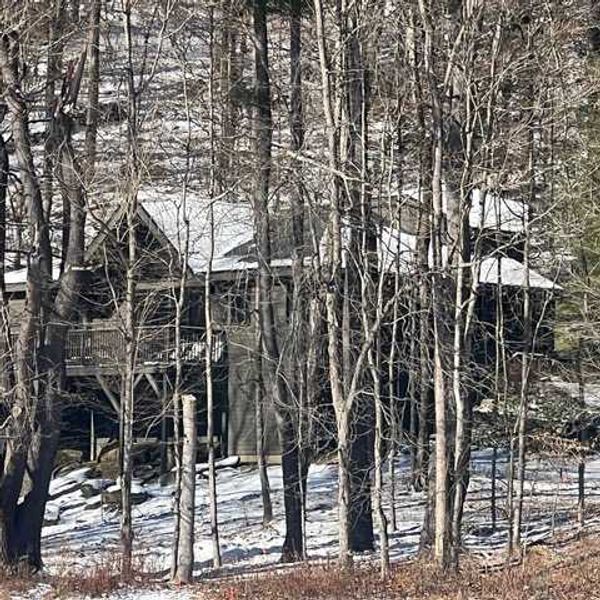 Amenia October median home prices stable