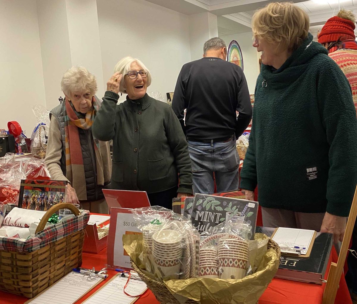 Millbrook Library holds
17th annual holiday auction