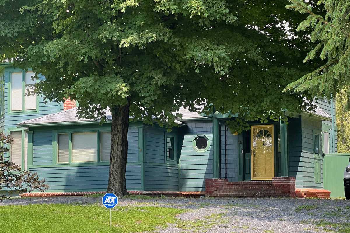 Washington’s median home price reaches $900,000