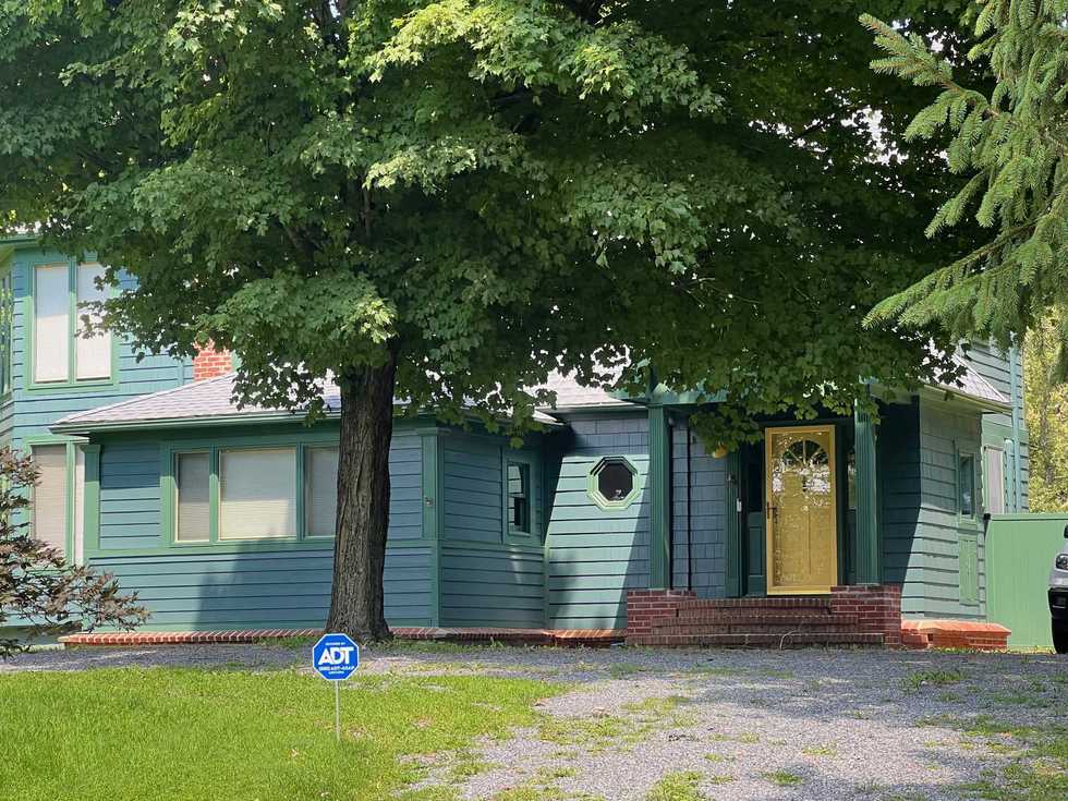 Washington’s median home price reaches $900,000