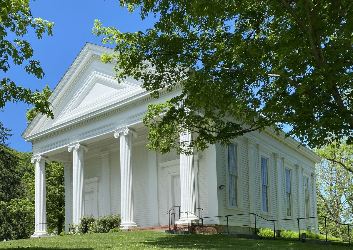 Cellists to perform
at Smithfield Church