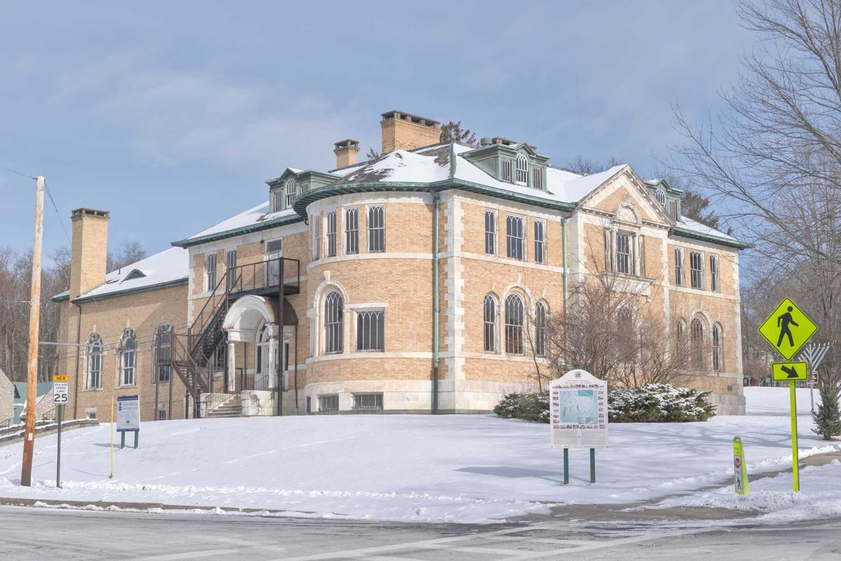 Millbrook board advances plans for Thorne Building community center