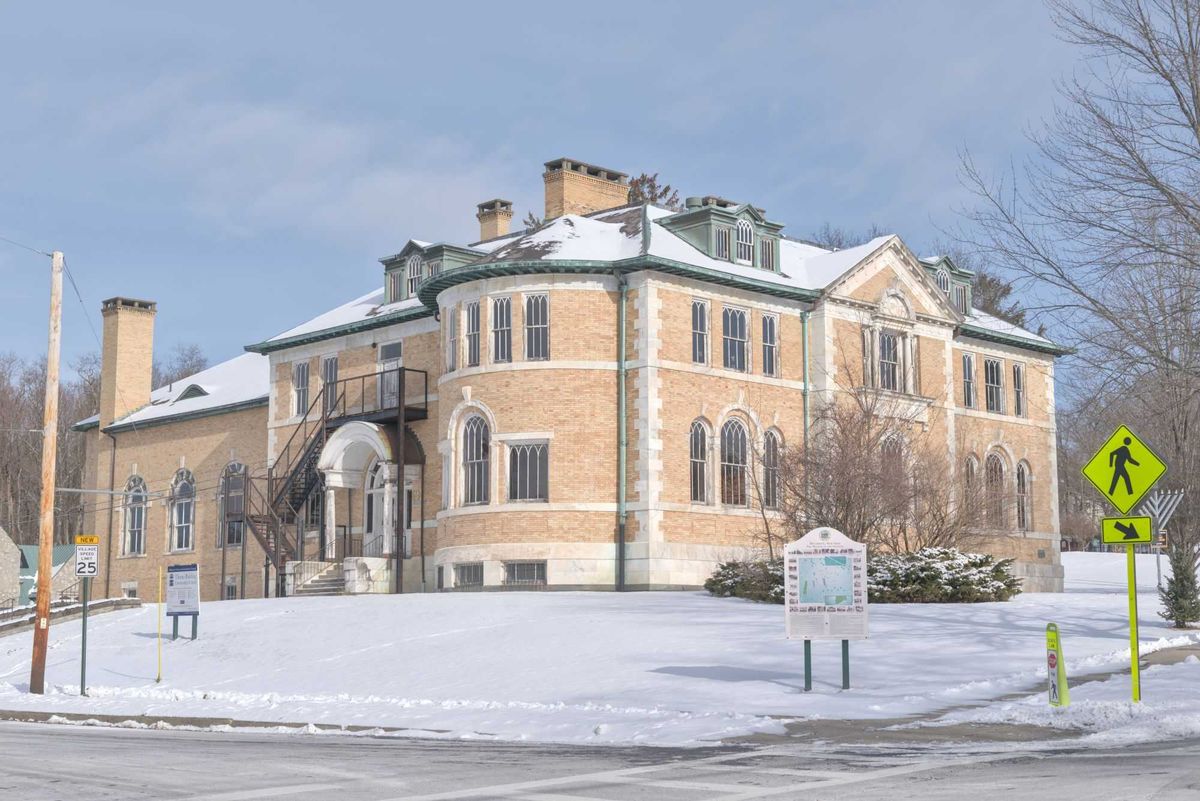 Millbrook board advances plans for Thorne Building community center