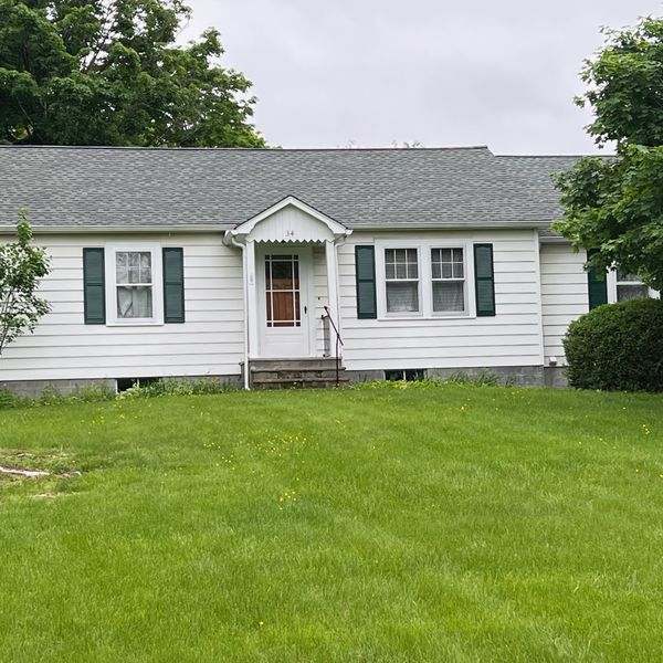 Stanford real estate sales slow down