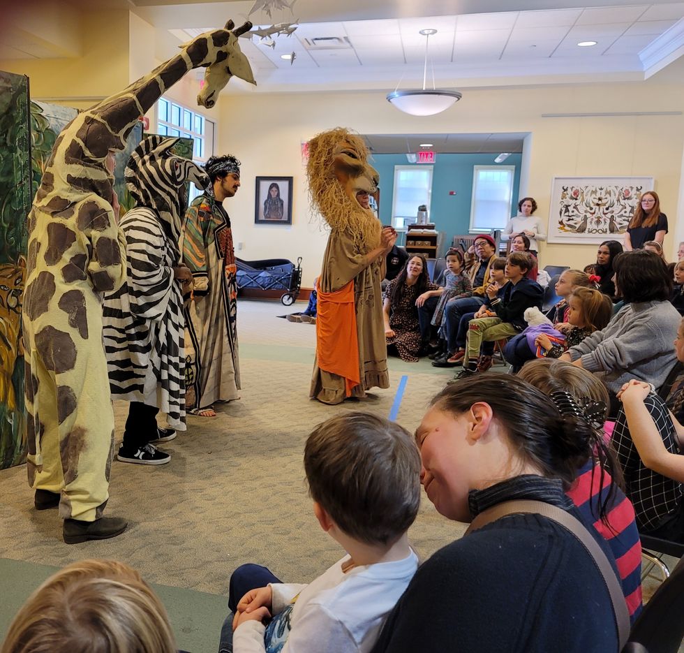 Grumbling Gryphons thrill with library show