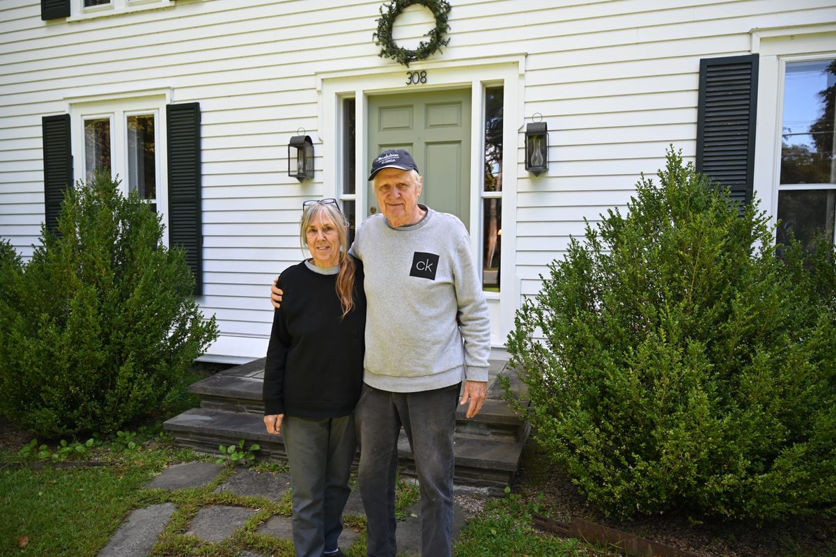 Black Squirrel Antiques proprietors prepare to relocate