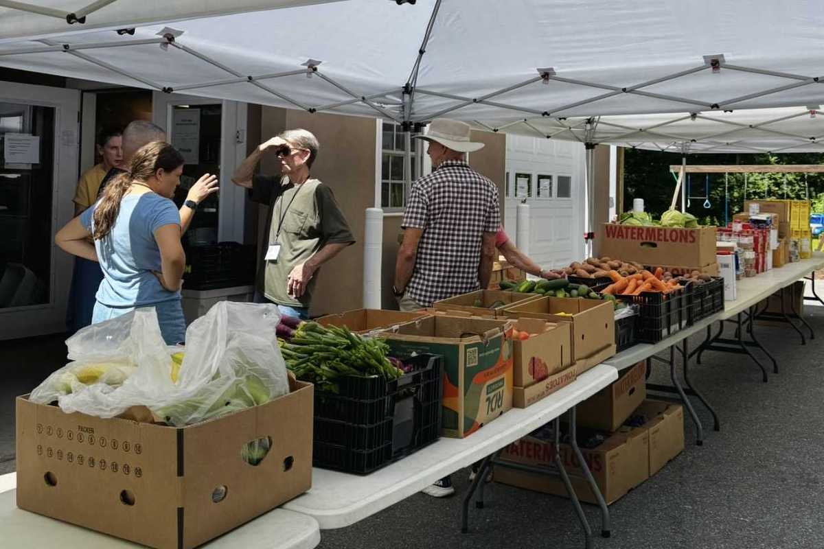 Food pantries, farmers markets adapt after federal aid cuts
