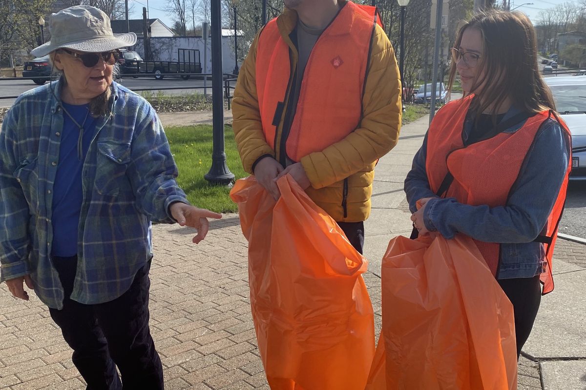 Amenia holding town-wide litter pickup for Earth Day