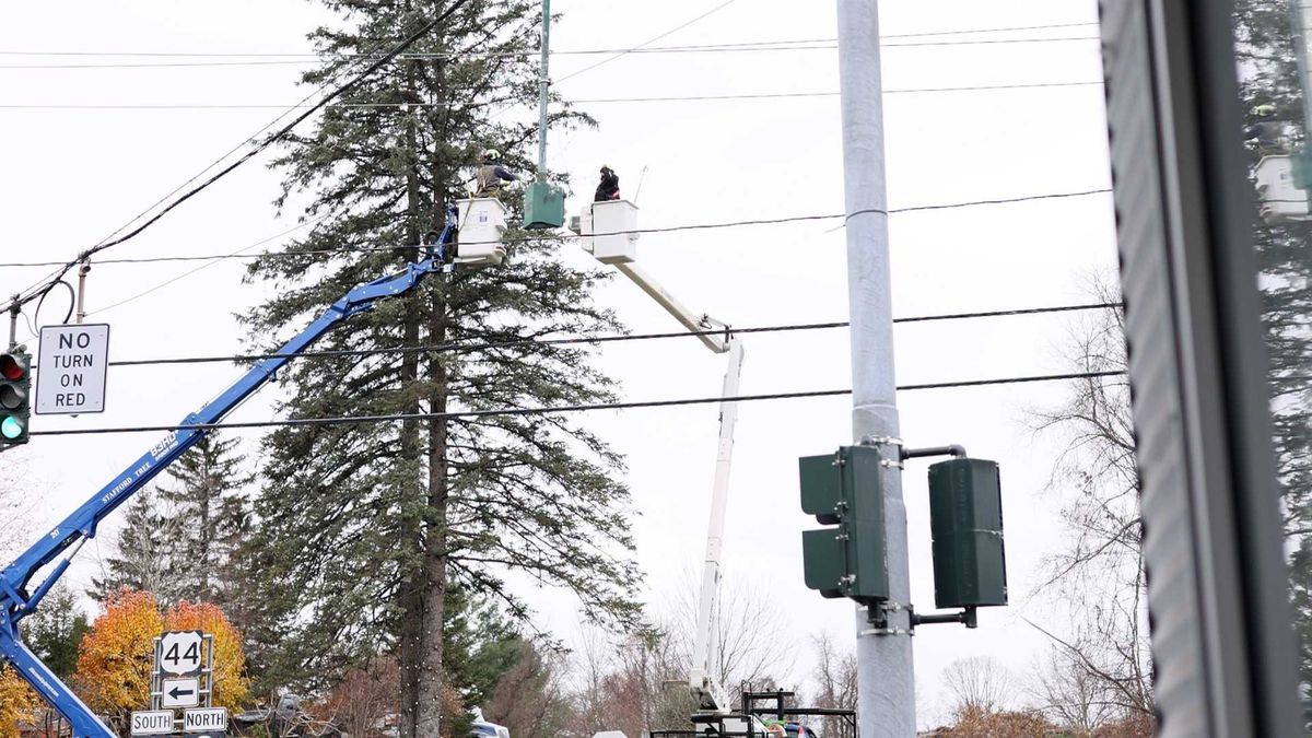 Millerton’s holiday lights shine thanks to volunteer-led Townscape